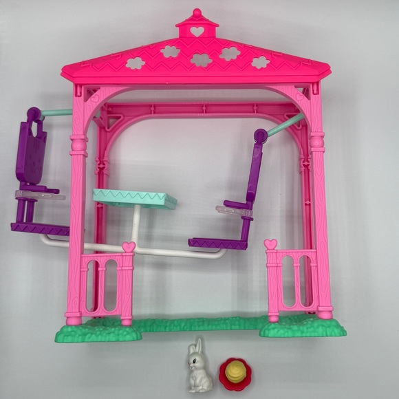 Four Barbie Play-sets with Accessories - Picture 3 of 10